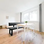 Tolstov - Monteurwohnungen Mit 3 Zimmern , Balkon Und Parkplatz 아파트 *