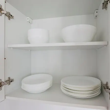 Lägenhet Tolstov - Monteurwohnungen Mit 3 Zimmern , Balkon Und Parkplatz