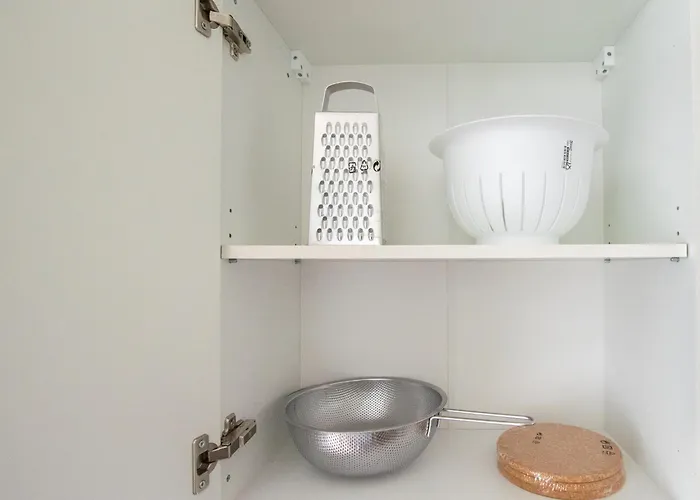 Tolstov - Monteurwohnungen Mit 3 Zimmern , Balkon Und Parkplatz Apartment *