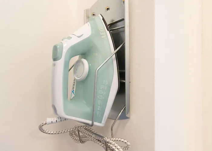 Apartment Tolstov - Monteurwohnungen Mit 3 Zimmern , Balkon Und Parkplatz *